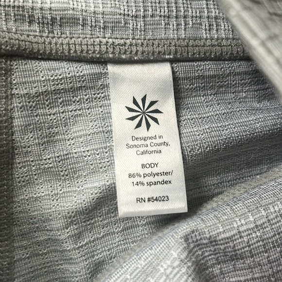 Athleta Snow White and silver leggings size small ❄️🩵 - Picture 4 of 6